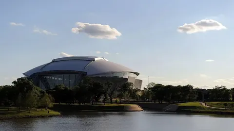 “嘴哥赛季高光战独揽42分！热火终结10连败，连续30+得分震撼全场”