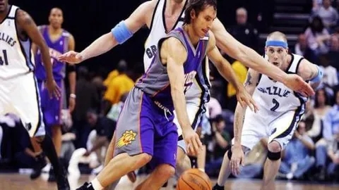 激战正酣！迪拜青年国民迎战利雅得新月，亚冠战场12胜10瞩目对决！